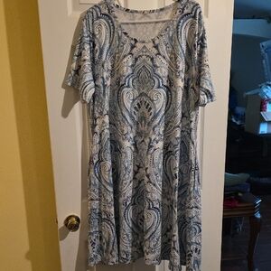 POCKETS!! Blue and White Paisley Dress